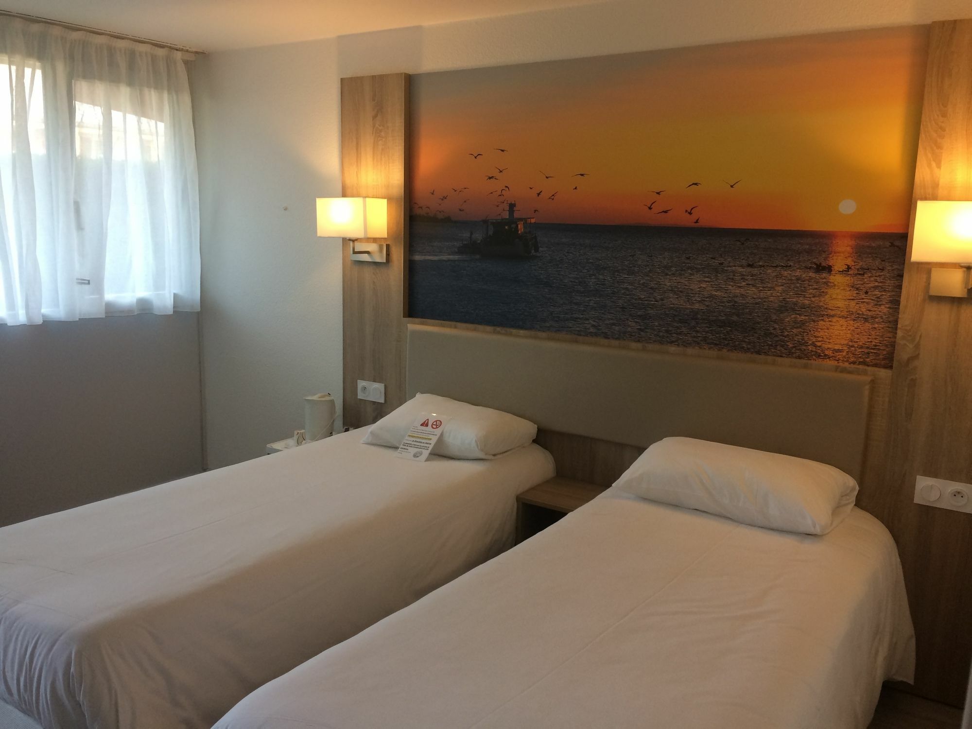Brit Hotel Morlaix Сен-Мартен-де-Шам Экстерьер фото