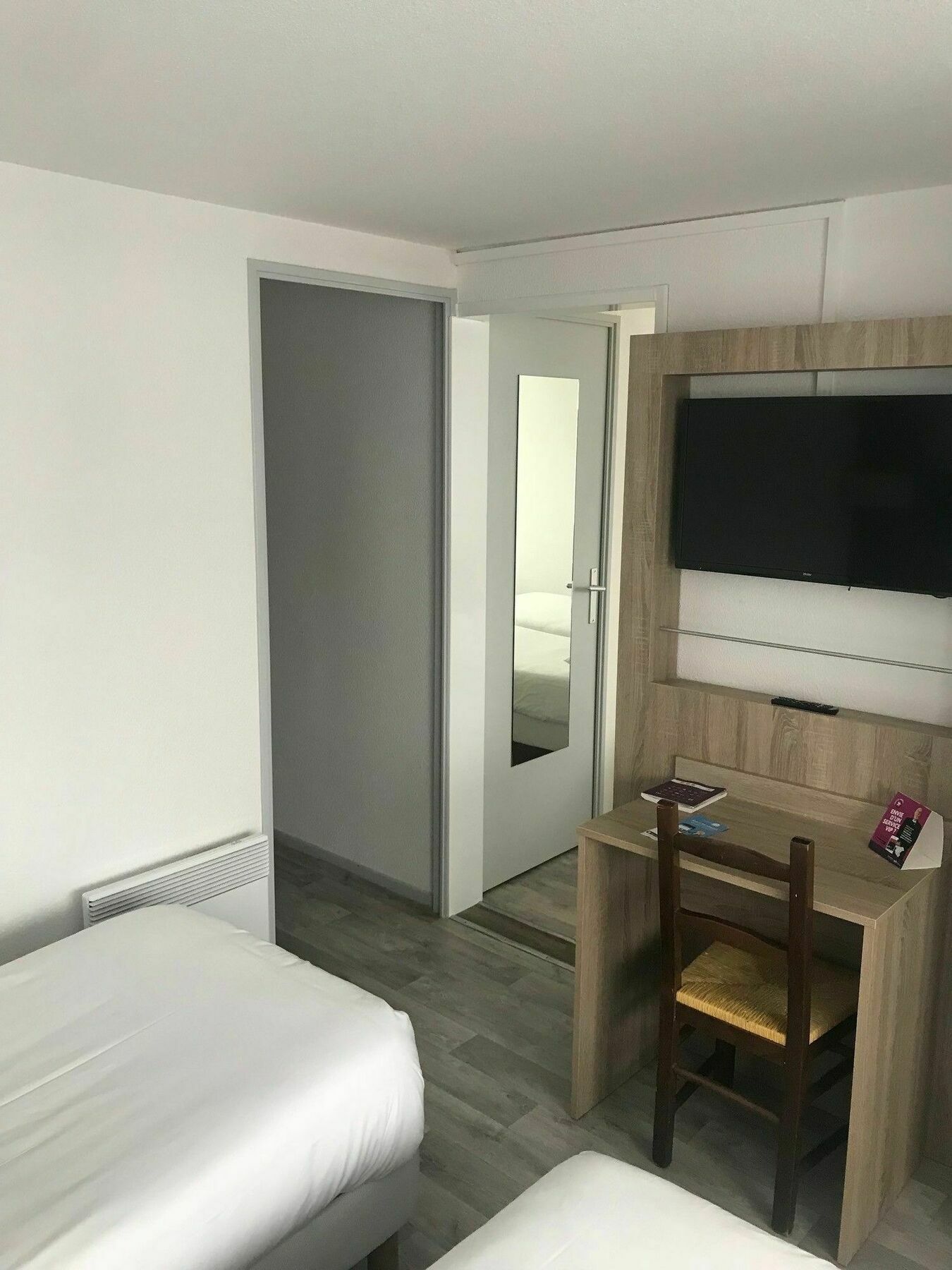 Brit Hotel Morlaix Сен-Мартен-де-Шам Экстерьер фото